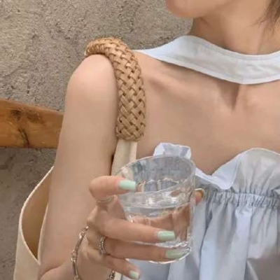 2014年8月份很动听很有节奏感的全英文ElectroHouse串烧 DJ阿杰